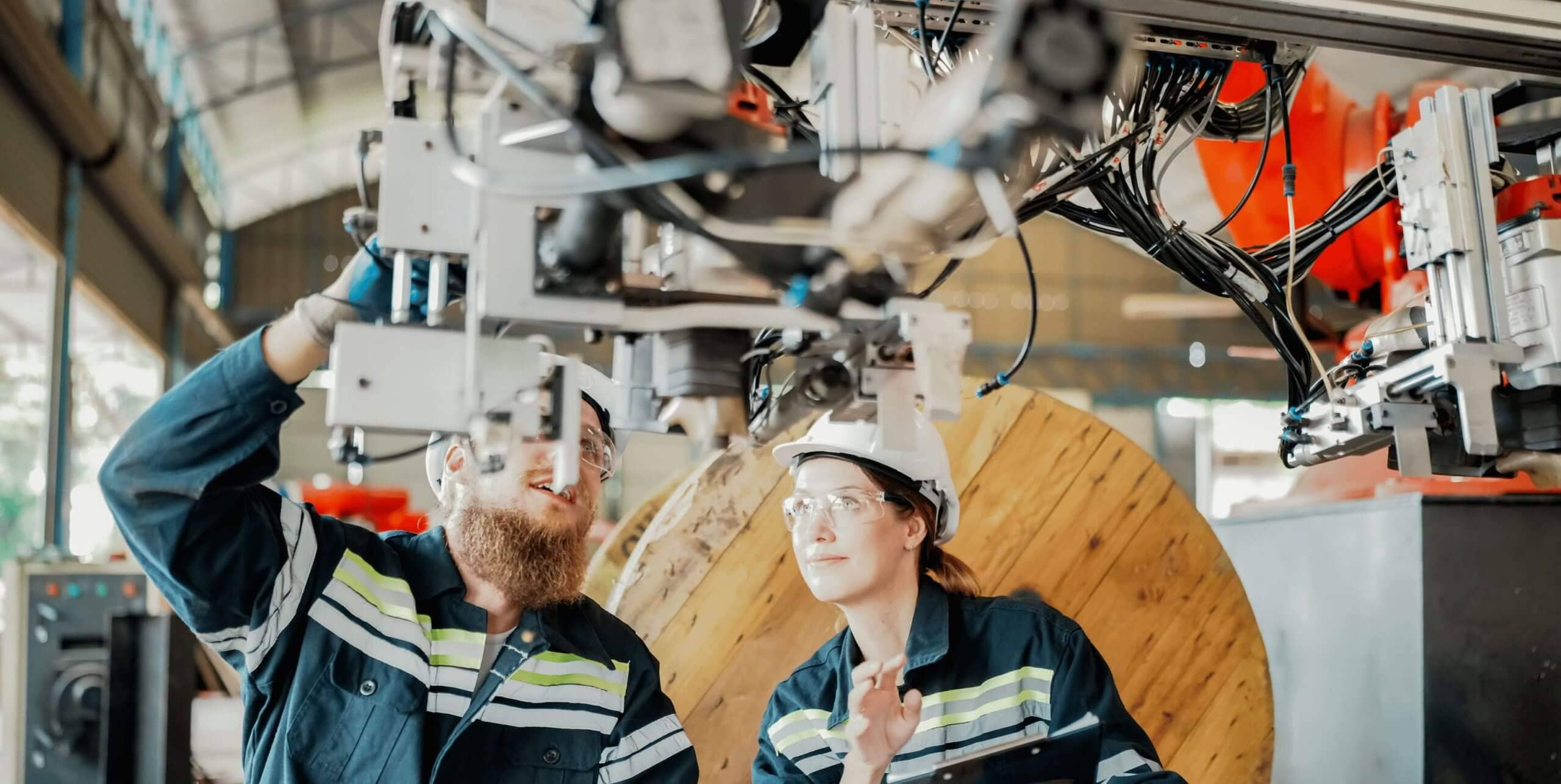 ¿Para qué sirve un sensor óptico en la vigilancia del aire y la gestión del agua?