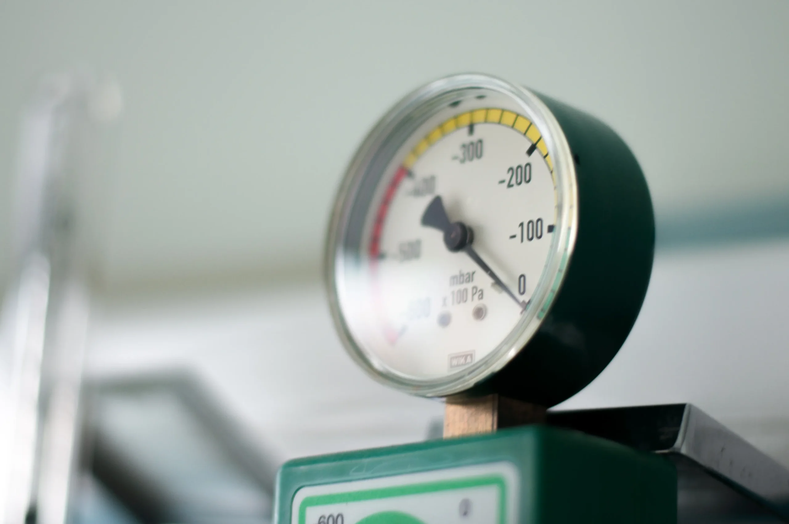 ¿Cómo trabaja un analizador de SO₂?